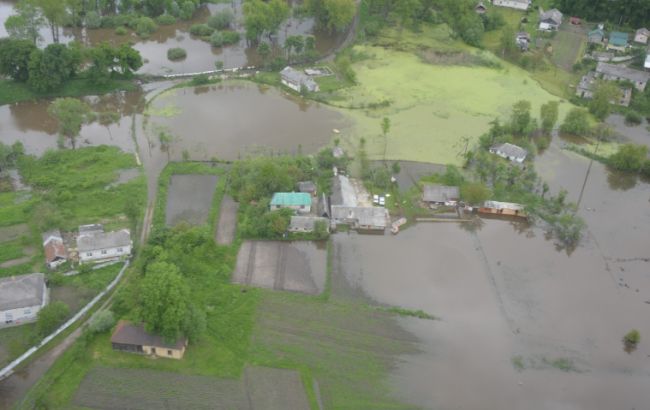 На западе Украины в подтопленных районах постепенно спадает уровень воды