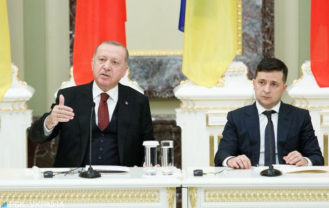 Гарантии безопасности и эвакуация из Мариуполя: Зеленский провел переговоры с Эрдоганом