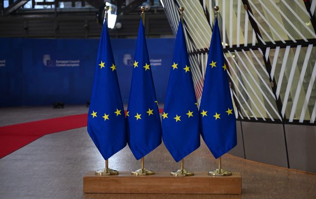 ЕС увеличит военную мощь и помощь Украине из-за Путина и Трампа, - Bloomberg