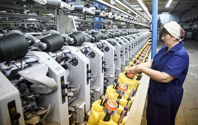 Близько 4 млн працівників у Франції перевели на скорочений графік