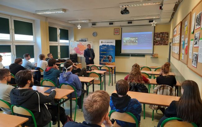 Украинским студентам в Польше будут оплачивать учебу, транспорт и жилье: детали