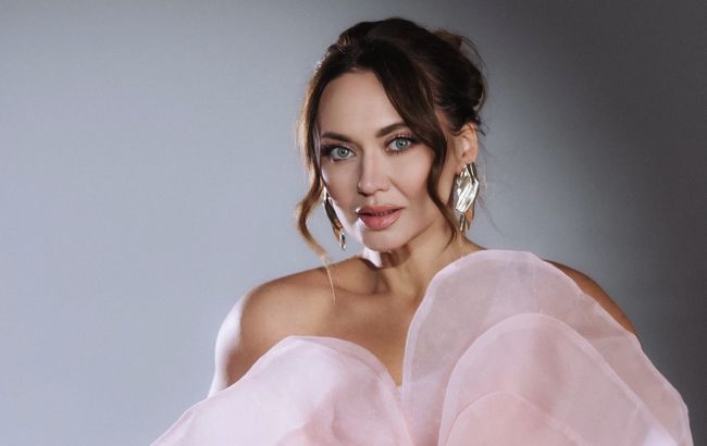 "Мати-одиначка і в 40 років сама": Анна Саліванчук про жіночу силу, "Сватів" і війну