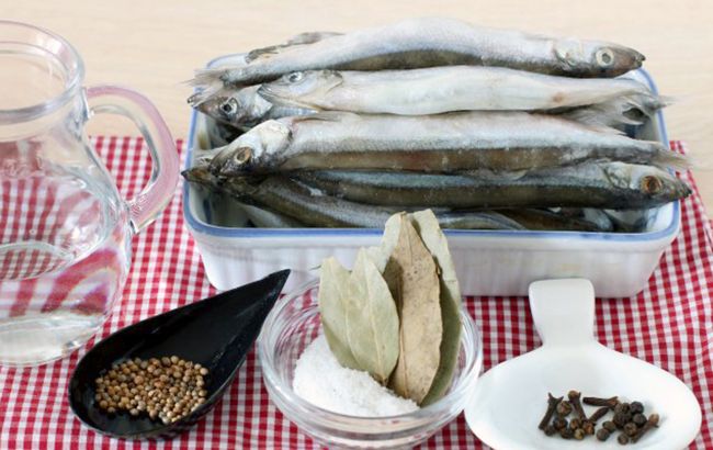Мойва пряного посолу вдома: дешевше і смачніше за магазинну!