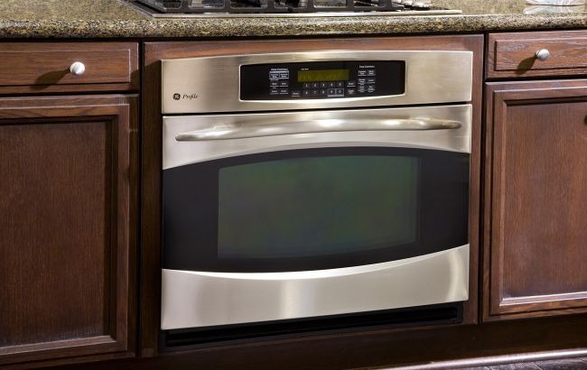 Ось що потрібно зробити з духовкою одразу після приготування страв