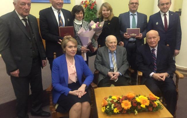 Разработчики лекарств впервые получили государственную премию в области науки и техники