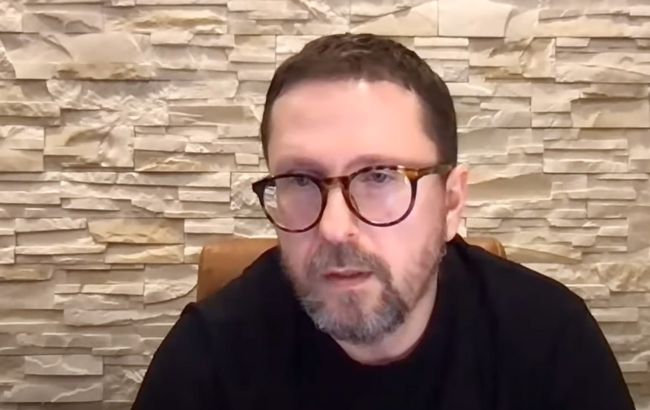 Шарія знайшли в Іспанії і попросили пояснень: Анатолій махав ногами і кидався на жінок