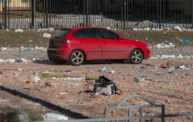 Все брошенные автомобили у здания вокзала в Харькове будут эвакуированы