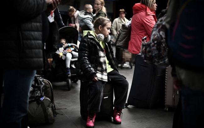 Пов'язане з РФ угруповання погрожує організаціям, які допомагають біженцям із України, - ЗМІ