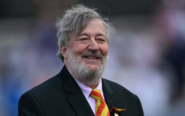 Стівен Фрай приїхав у Київ. Перші фото актора здивували