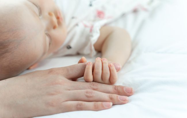 У горе-матери в Кропивницком забрали дочку: малышке всего год