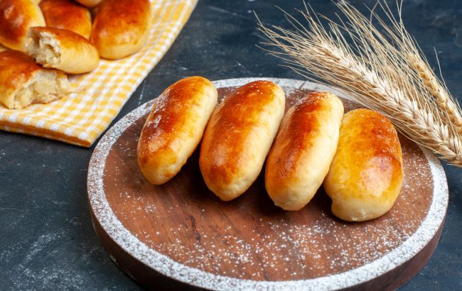 Готовим домашние пышные пирожки с яблоками: их обожают дети