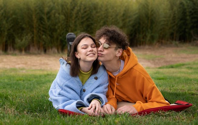 Если мужчина делает для вас эти вещи, он кричит: "Я люблю тебя!"