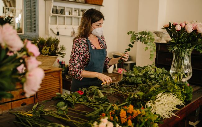 Як продовжити життя букета у вазі. Тримайте хитрощі флористів
