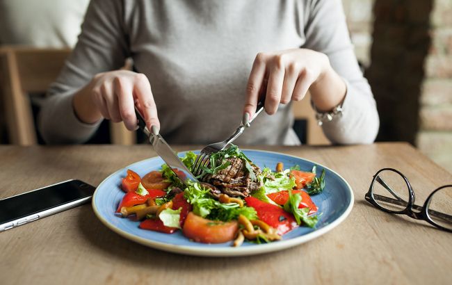 Ці корисні продукти стають шкідливими, якщо забагато їх їсти