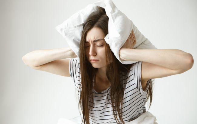 О чем свидетельствует звон в ушах и как избежать проблем