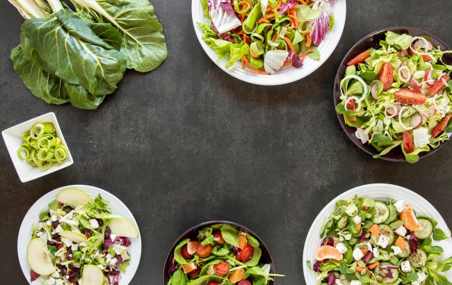 Як довго можна зберігати салати у холодильнику, щоб не отруїтися