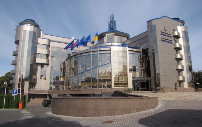 Офшори та завищені платежі. УАФ знайшла відтік активів на понад мільярд у часи Павелка