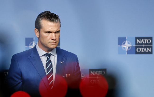 Глава Пентагона поделился в Signal строго засекреченной информацией, - CNN