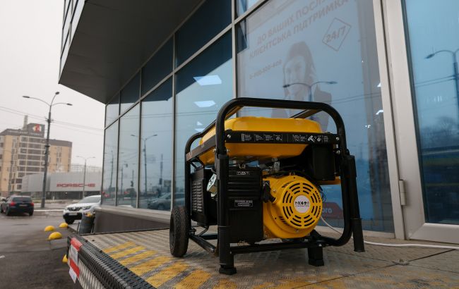Украинцам напомнили, как безопасно пользоваться генераторами и свечами