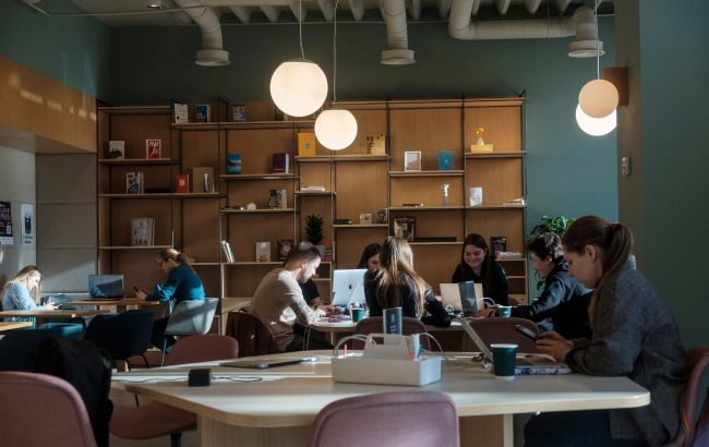 Українців попередили про відключення світла 26 листопада: які очікуються графіки