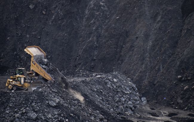Китай, Туреччина та Індія купують підсанкційне в ЄС російське вугілля зі знижками, - Bloomberg