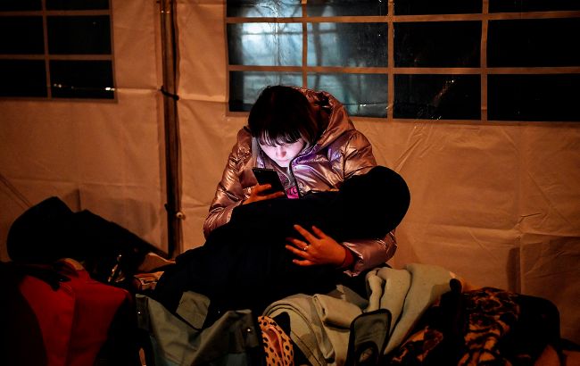 "Боимся, что и нам придется скоро бежать". Как польские евреи помогают беженцам из Украины