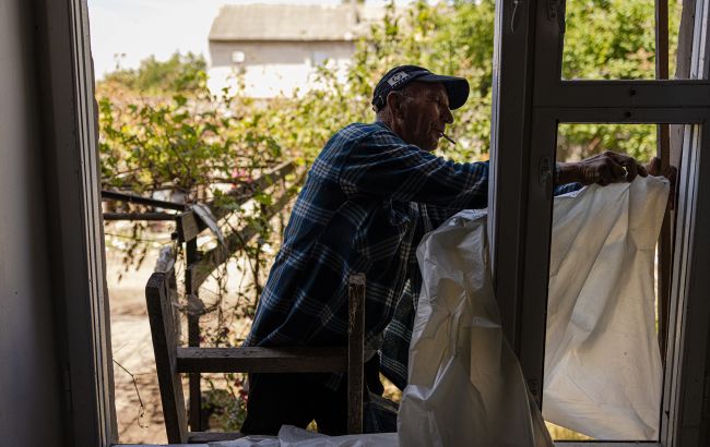 "Остаюсь, потому что кто-то же должен это делать". Кто заботится о Херсоне в оккупации