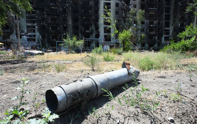 Територія навколо Сєвєродонецька щільно замінована, а у центрі міста купа снарядів, - мер