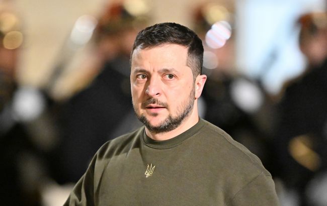 Зеленський після розмови з Макроном: цінуємо підтвердження потужного бронетанкового пакету