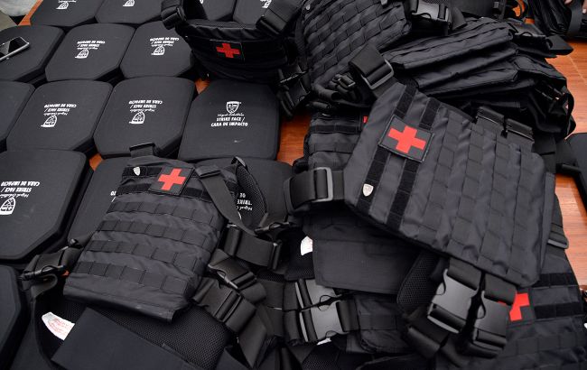 Польша упростила процесс приобретения, экспорта и транзита бронежилетов в Украину