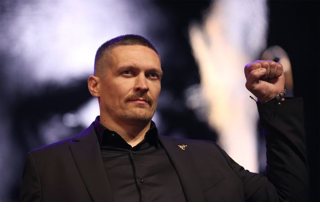 Усик попал на обложку Vogue: в знаковом поясе и розовой ветровке