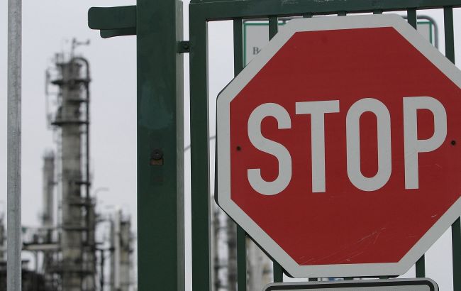 Канада запретила импорт нефтепродуктов из России