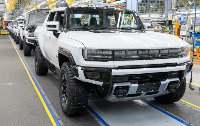 Кому 80 млрд долларов, кому - первые клиенты: Tesla копит предзаказы на Cybertruck, а GM начинает поставки Hummer EV