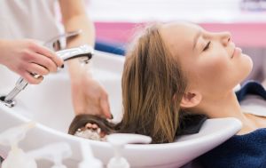 Можно ли мыть голову и убирать на Страстную пятницу: мало кто об этом знает