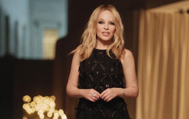 Кайлі Міноуг з&rsquo;явилась на обкладинці нового альбому в українській сукні