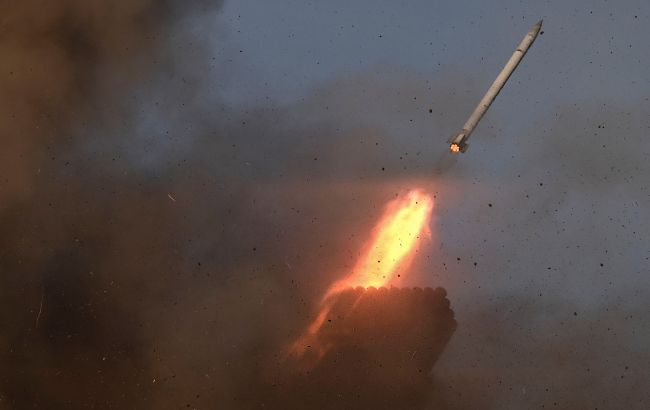 Окупанти вдарили по житлових будинках у Сумській області: є поранений