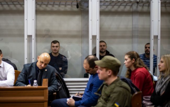 Активисты заблокировали выезд автозаков с экс-"беркутовцами" из Лукьяновского СИЗО