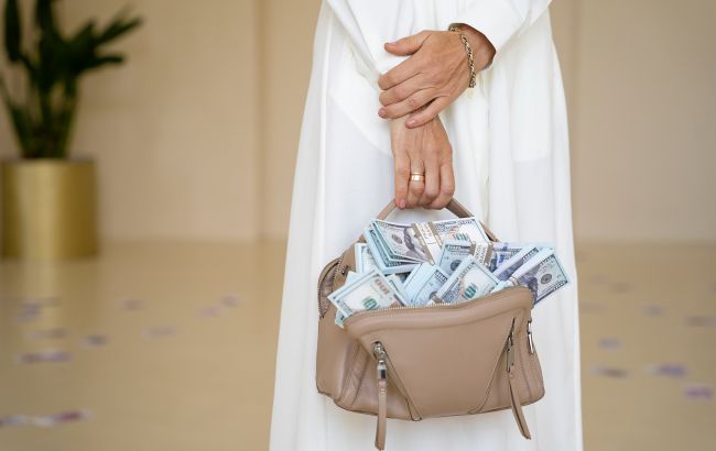 Квітень засипле грошами ці знаки Зодіаку: кому світить додатковий прибуток