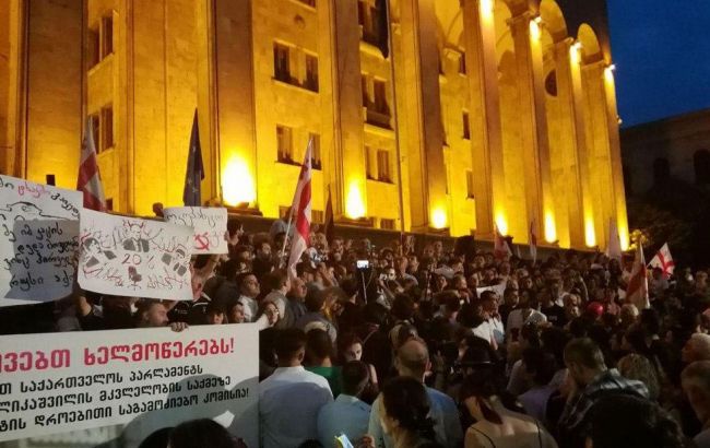 У Грузії взяли під варту більше 120 протестувальників