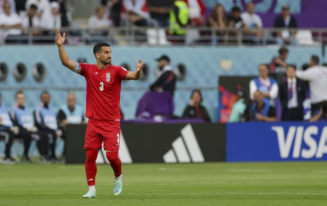 Капітан збірної Ірану дорікнув уряду за порушення прав людини, партнери проігнорували гімн