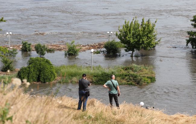 В Херсоні містян закликають самостійно не обстежувати будинки, звідки відійшла вода