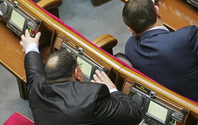 В Раде насчитали более сотни "кнопкодавов"