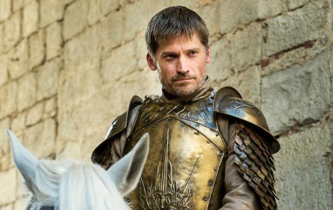 Фанати можуть виграти золоті кросівки, які були створені на честь Джейме Ланністера