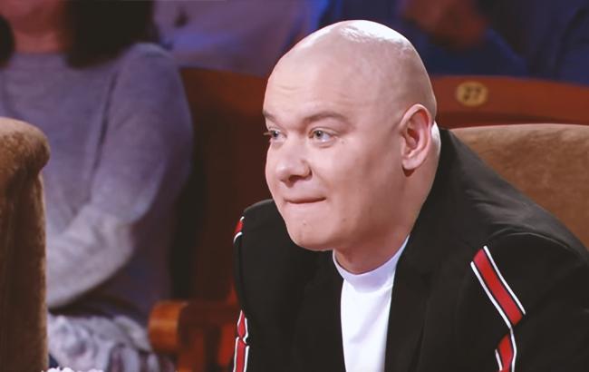 "Лысая" дочь Кошевого довела своего отца до слез (видео)