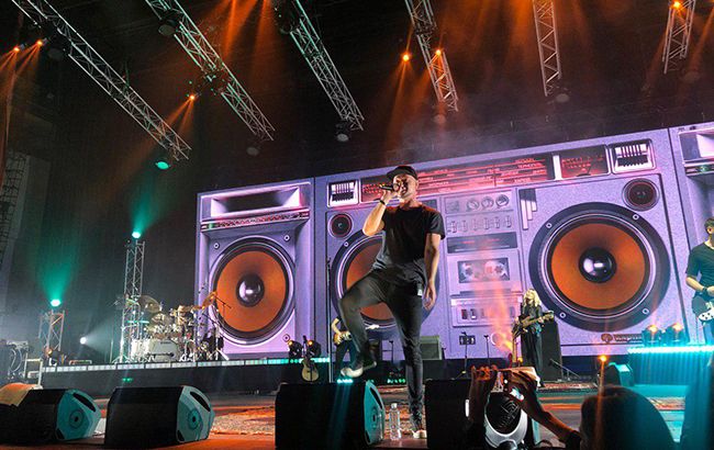 Новые песни и тонны драйва: Бумбокс порвали на куски 10 тысяч сердец в переполненном Дворце Спорта (фото)