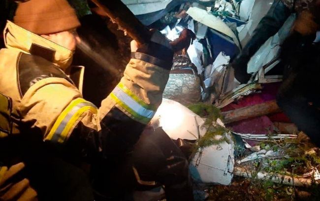 Жорстке приземлення літака в Росії: в реанімації перебувають три людини