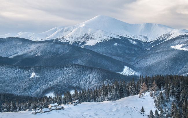 Высокий уровень опасности. Спасатели предупреждают об угрозе схода лавин в Карпатах