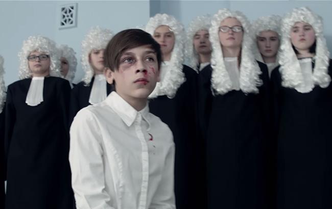 "Навіщо тобі країна, якщо ти плануєш втечу?" Pianoбой посвятил клип уникальным людям