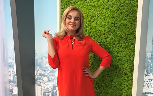 "Повертаюся в новому статусі": Лілія Ребрик вперше після пологів провела прямий ефір