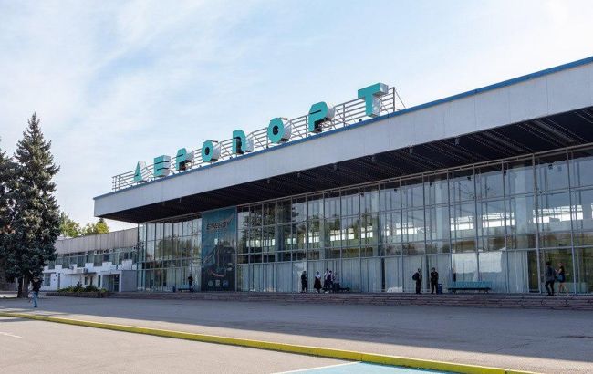 Ракетный обстрел аэропорта в Днепре. Пострадал один человек